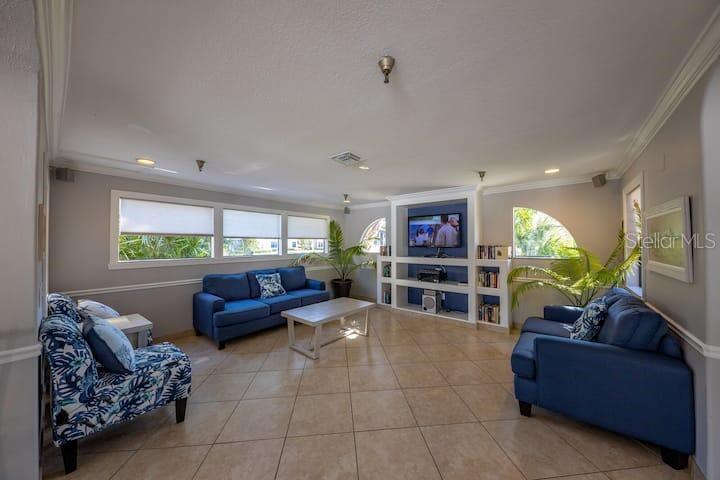 4401 46TH AVE W #102