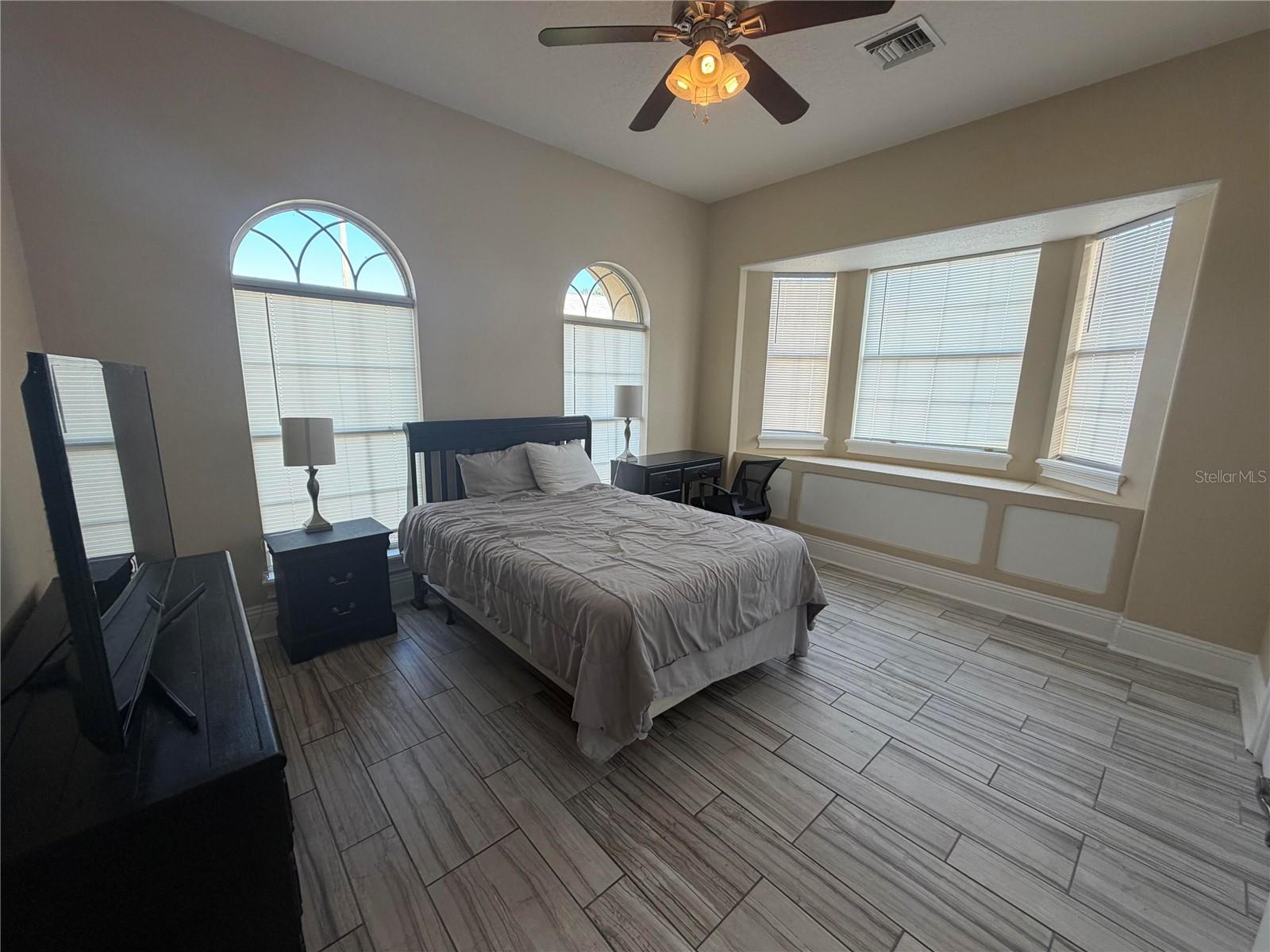 2120 BUNKER VIEW CT
