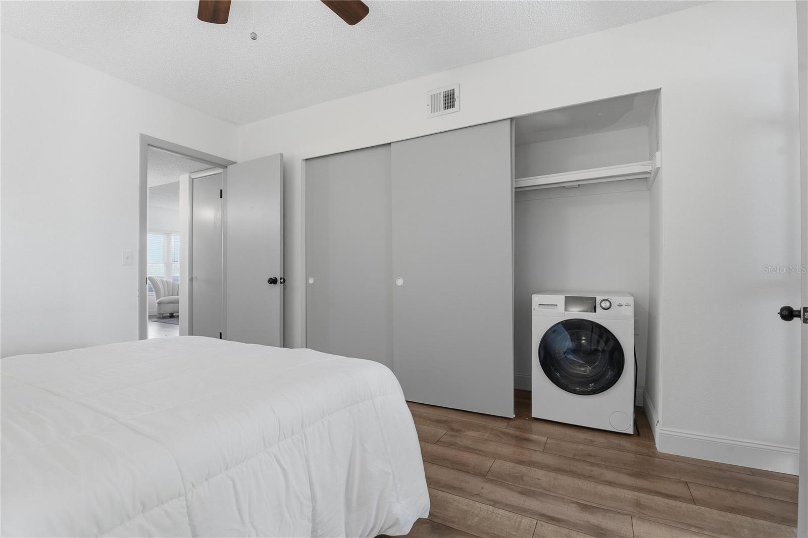 2257 WORLD PARKWAY BLVD W #61