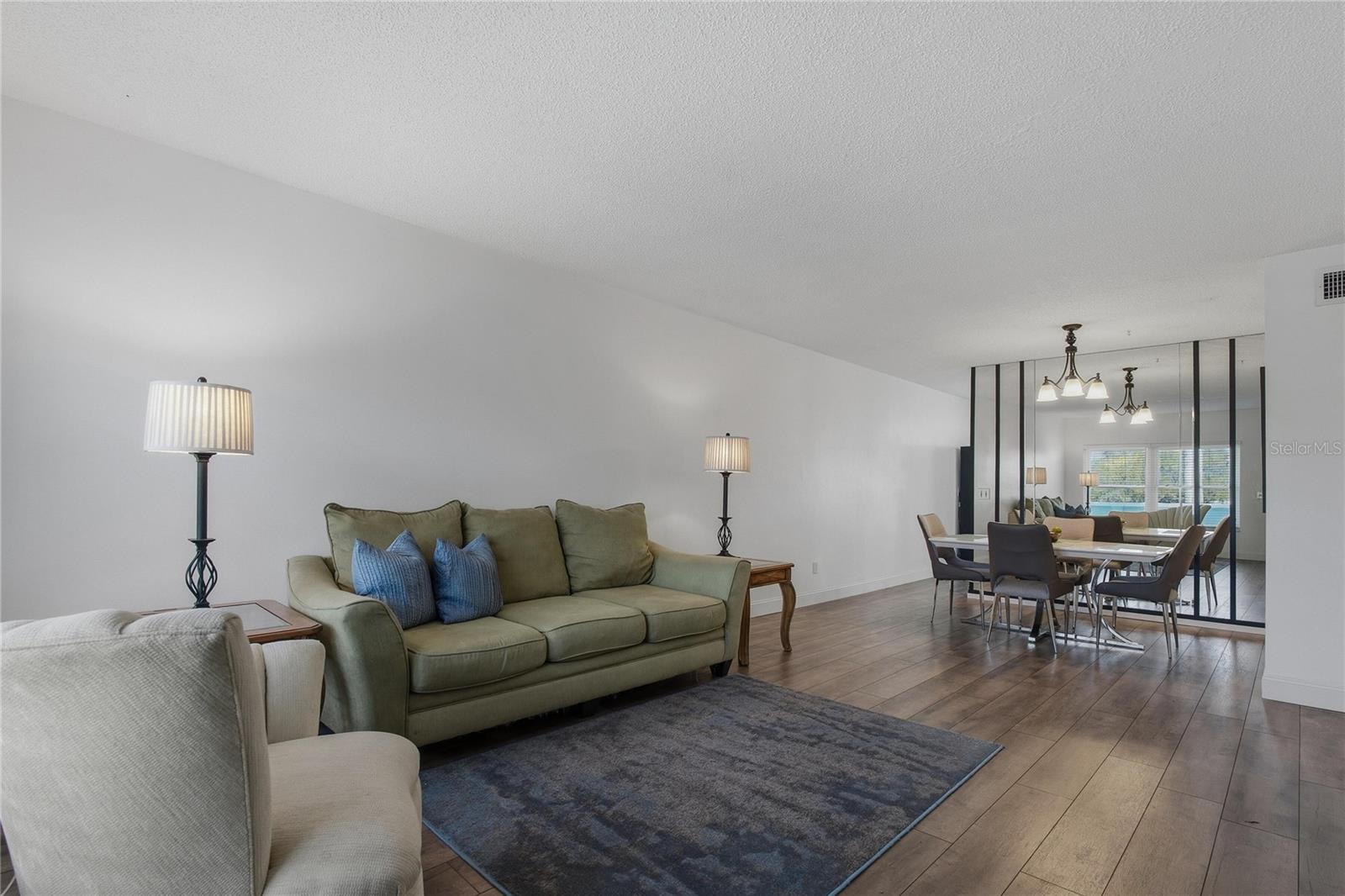 2257 WORLD PARKWAY BLVD W #61