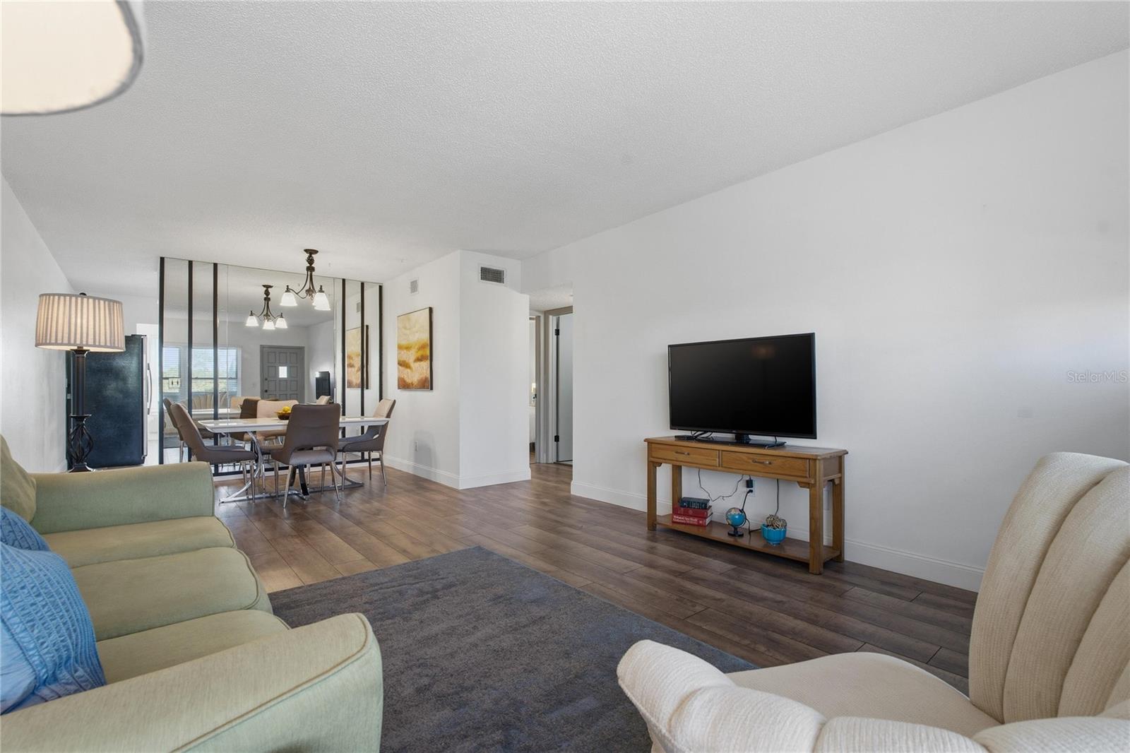 2257 WORLD PARKWAY BLVD W #61