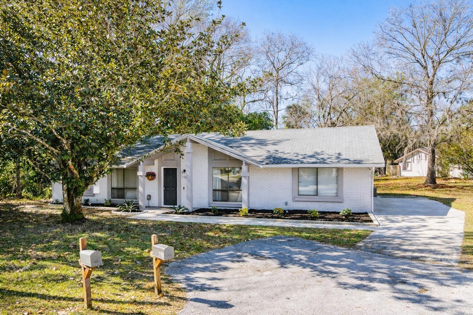 710 BRIARWOOD DR