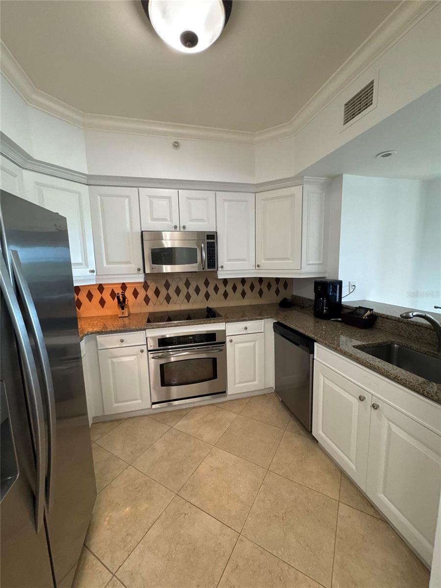 7593 GATHERING DR #307