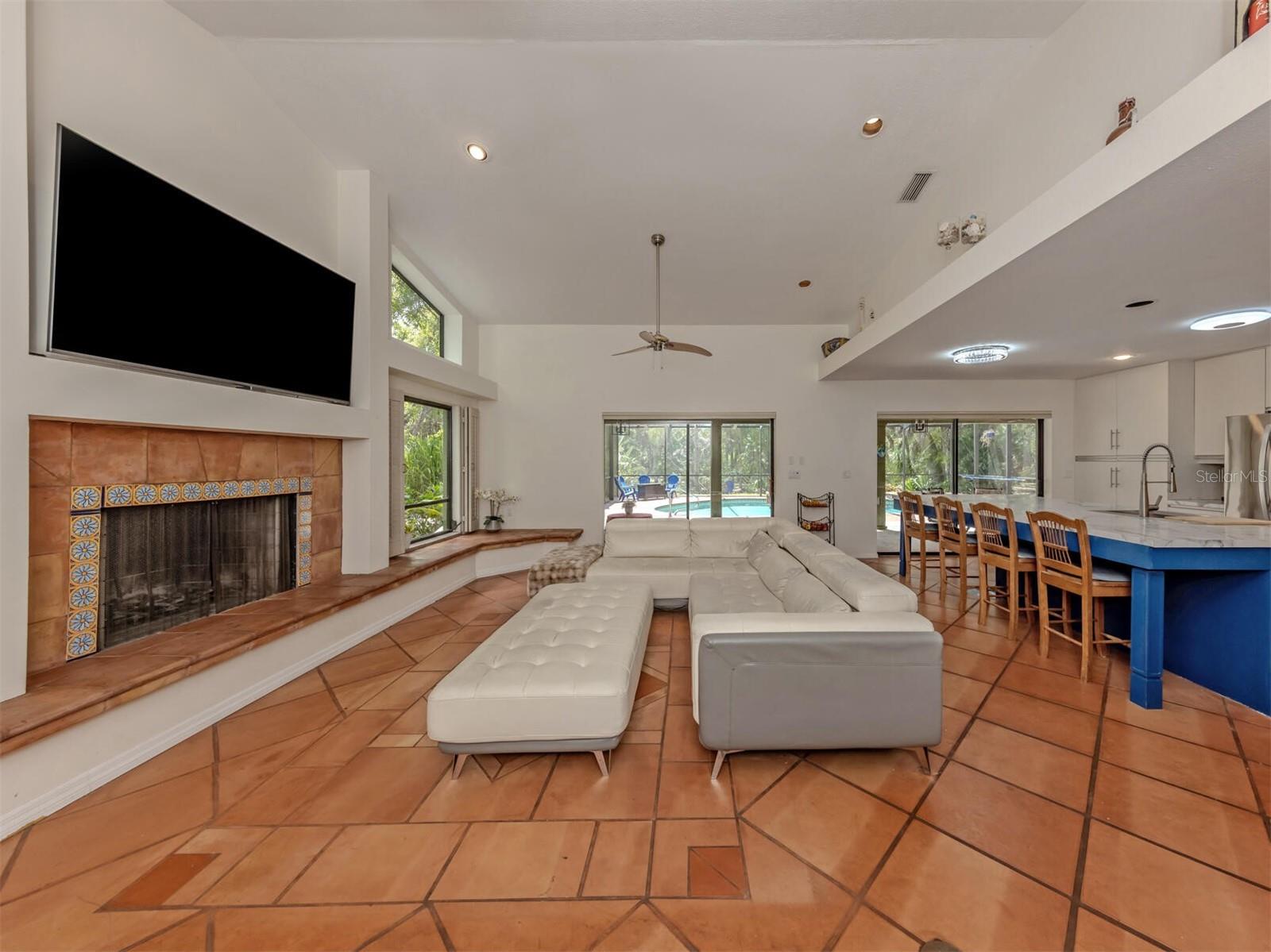 2602 FIRETREE LN