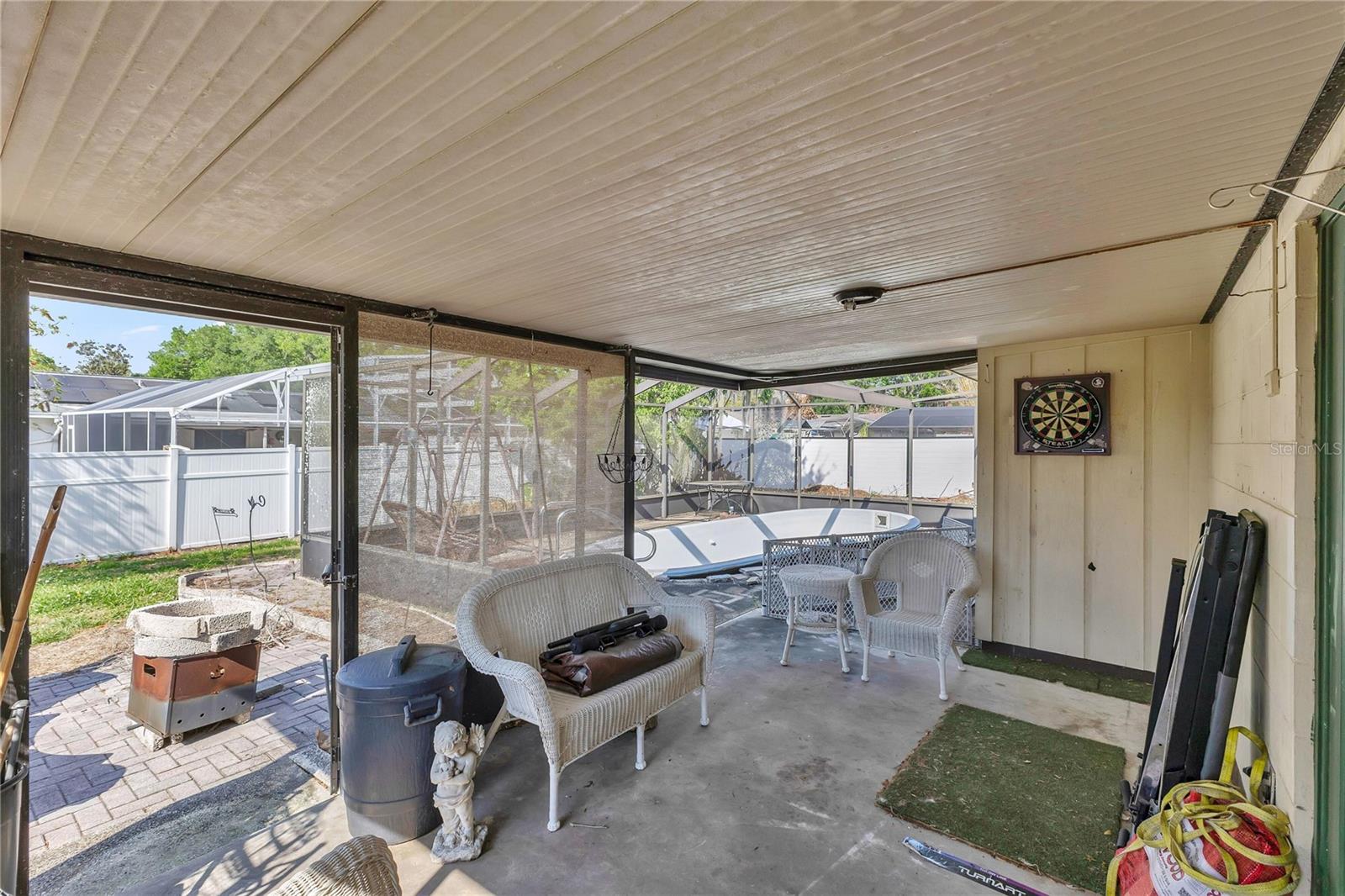112 SANDBURG LN