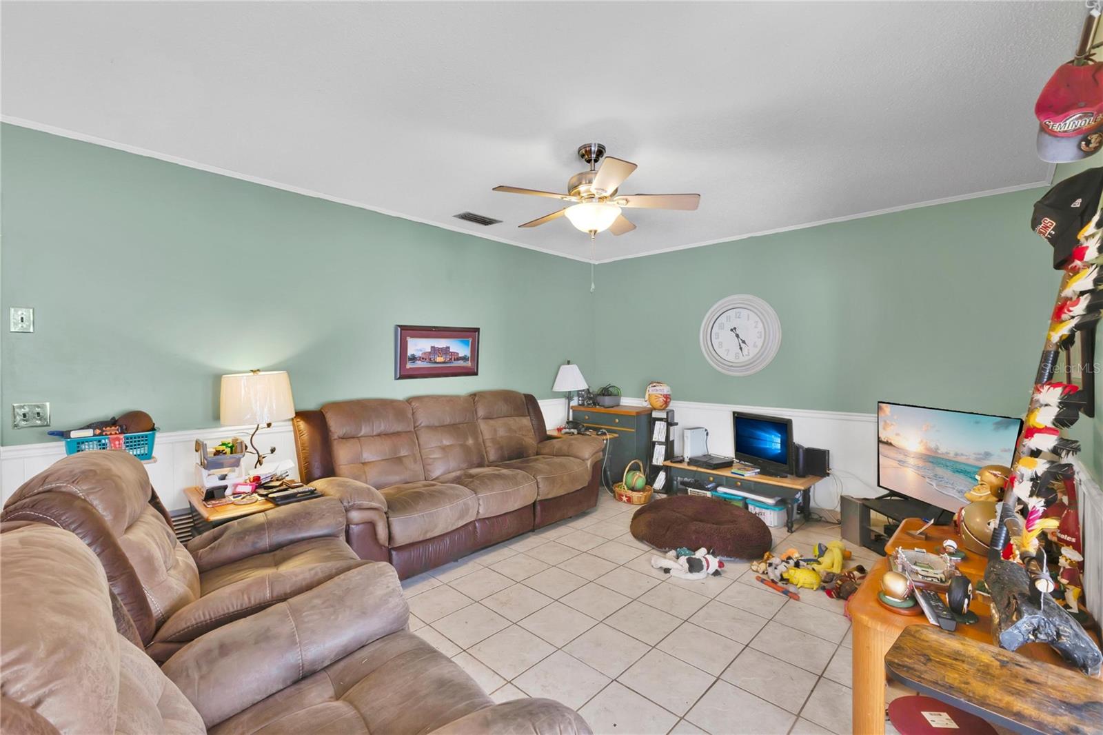112 SANDBURG LN