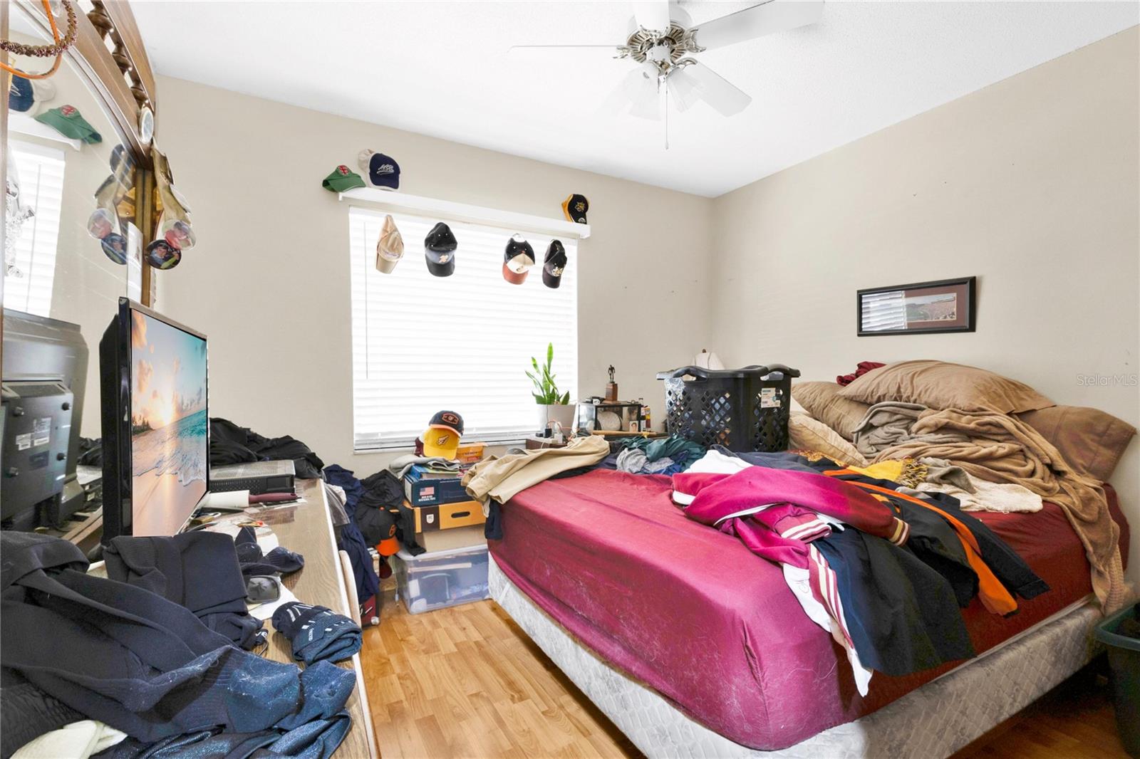 112 SANDBURG LN