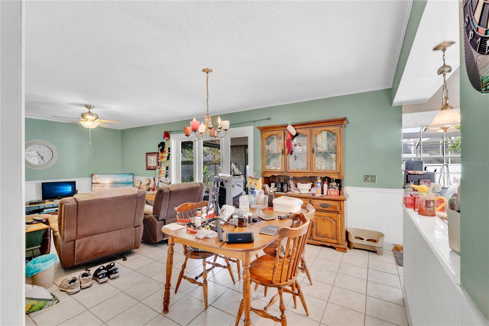 112 SANDBURG LN