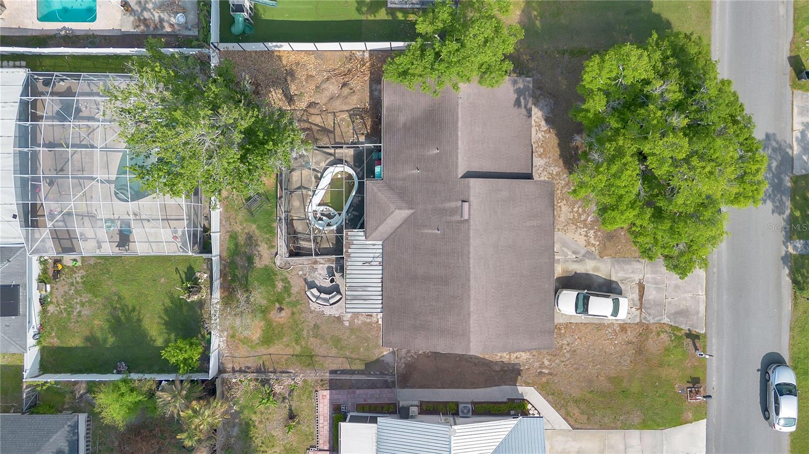 112 SANDBURG LN