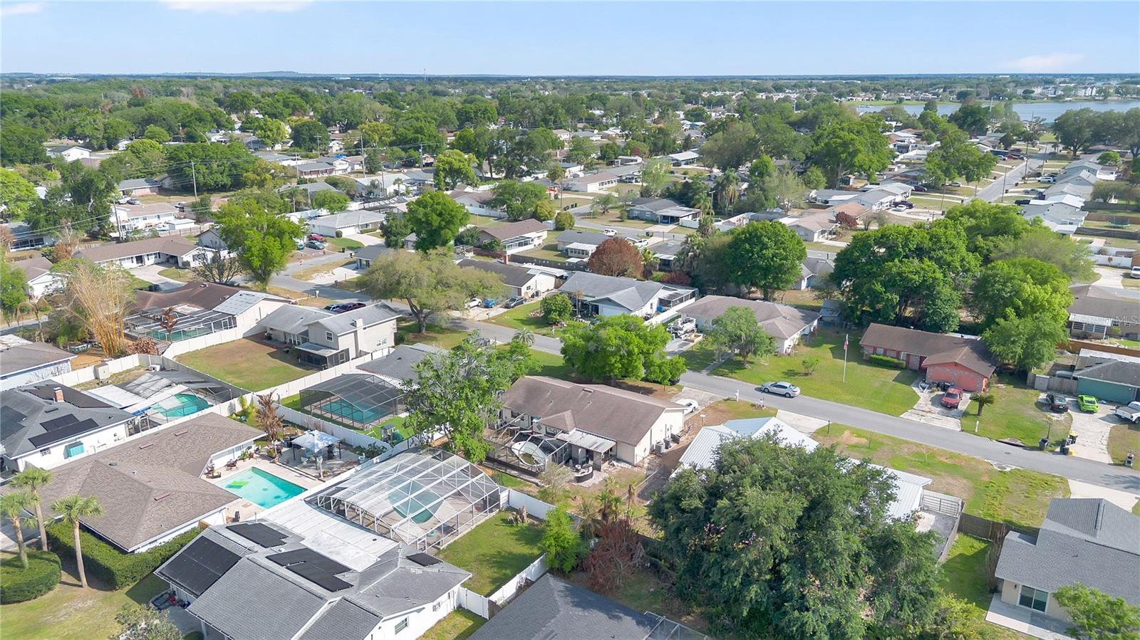 112 SANDBURG LN