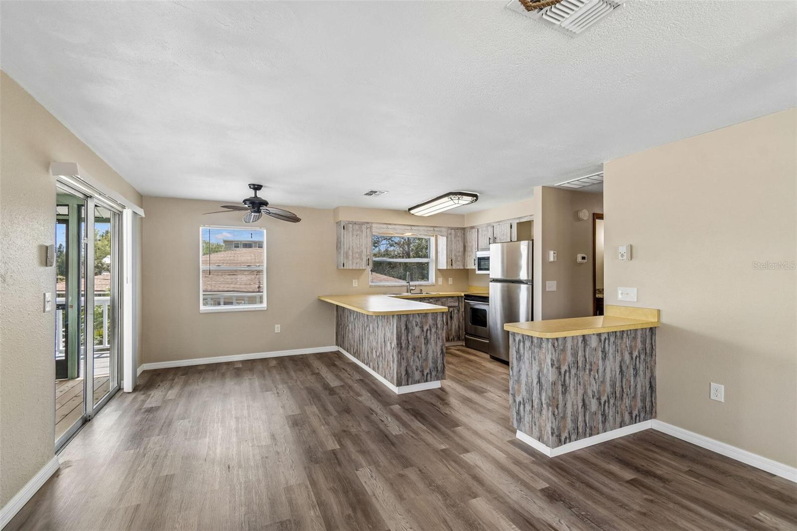 14539 COFFEY LN