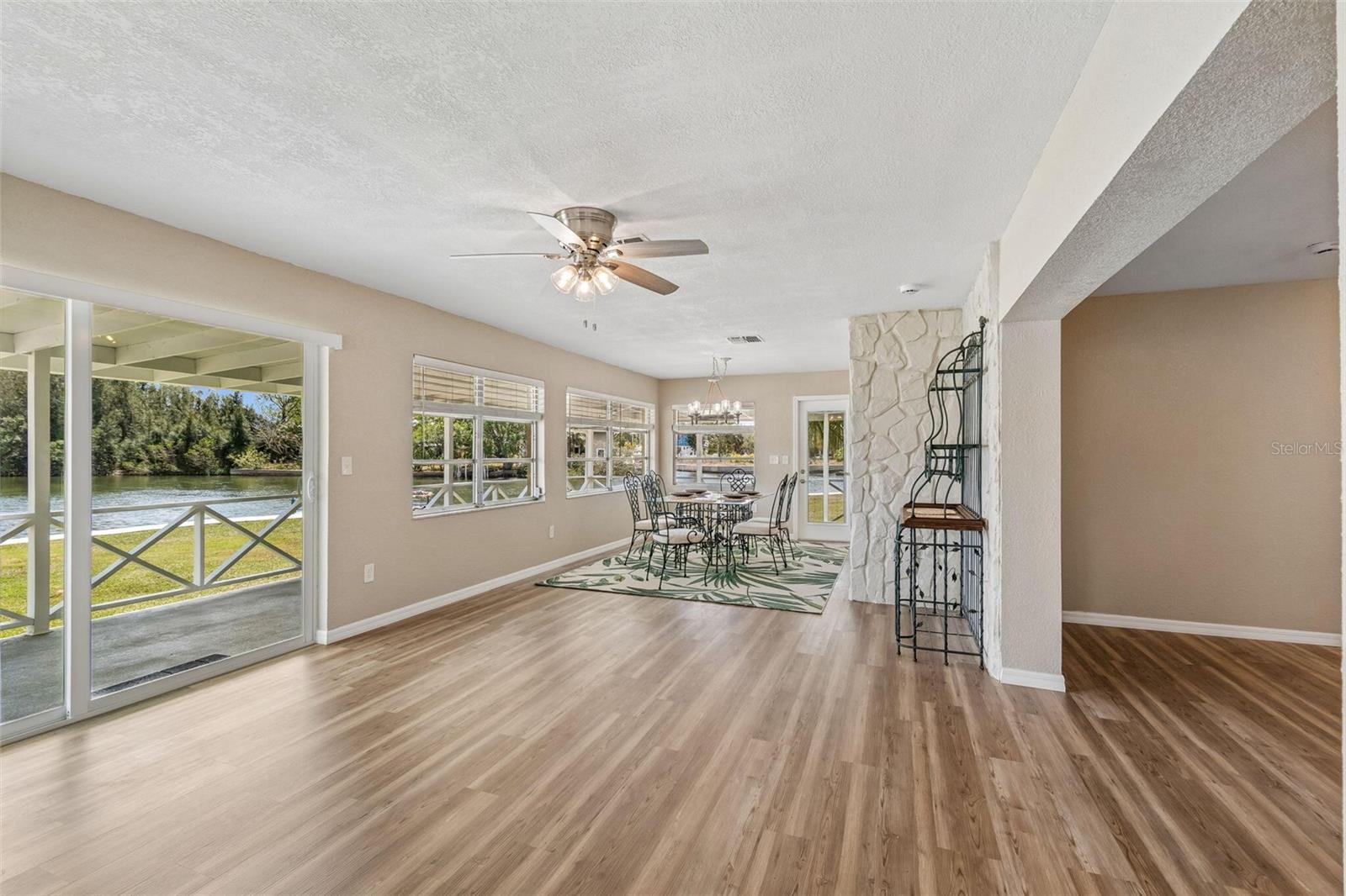 14539 COFFEY LN