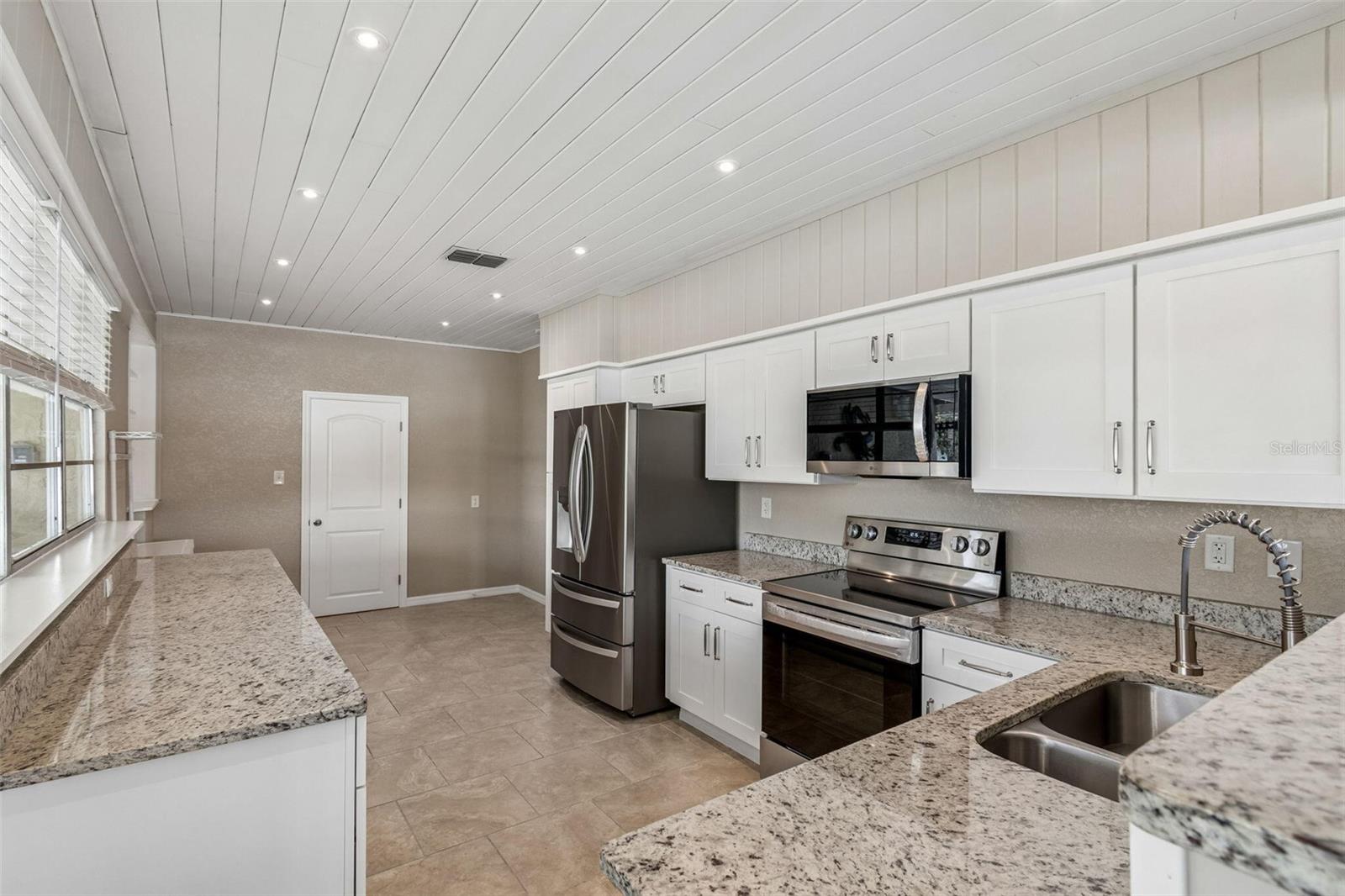 14539 COFFEY LN