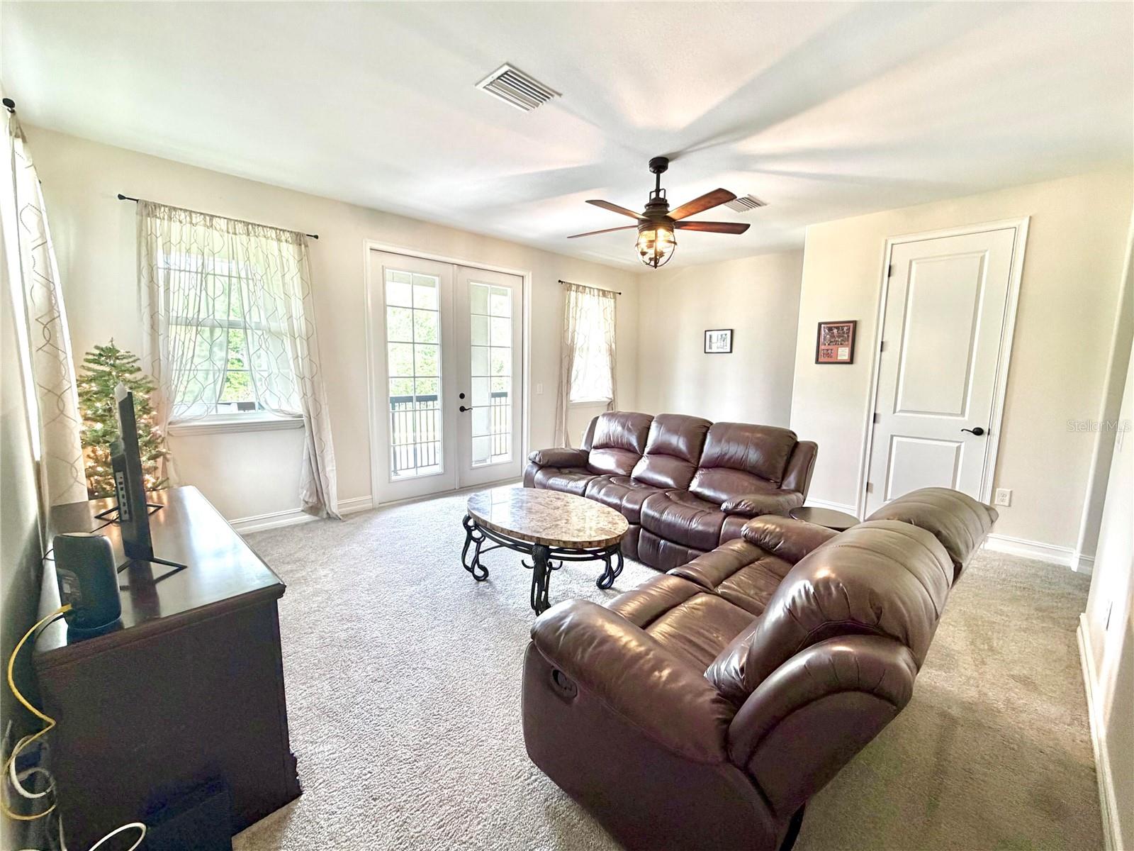 1879 WHITEWILLOW DR