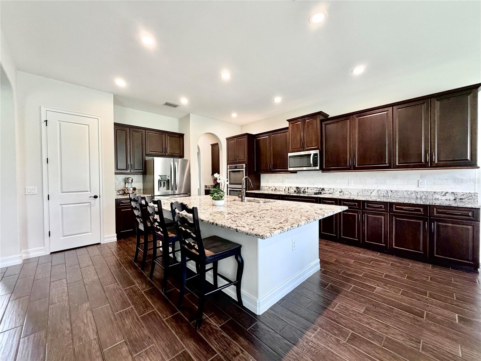 1879 WHITEWILLOW DR