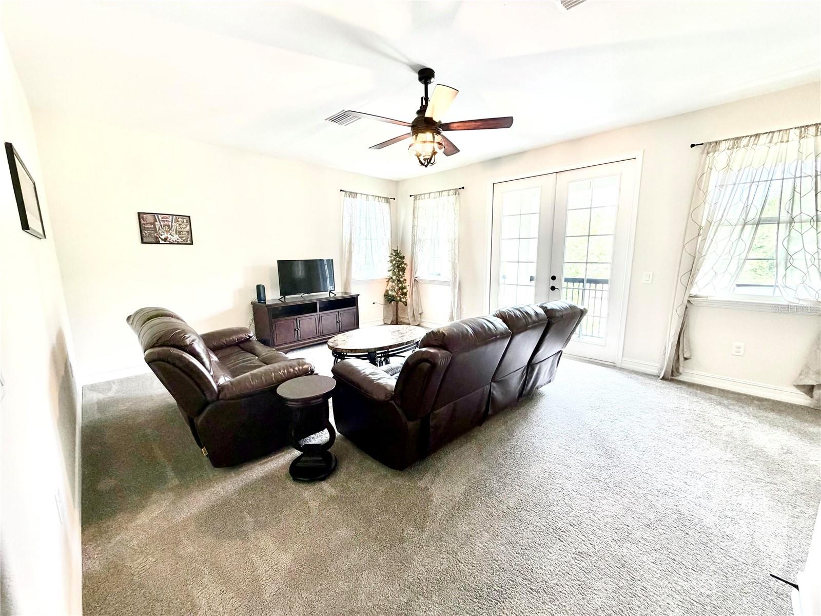 1879 WHITEWILLOW DR