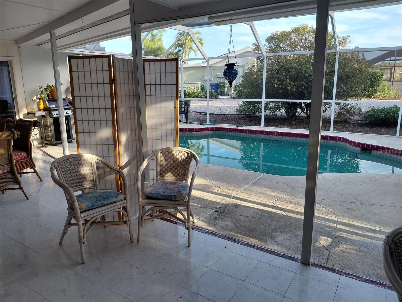 43 WINDSOR DR