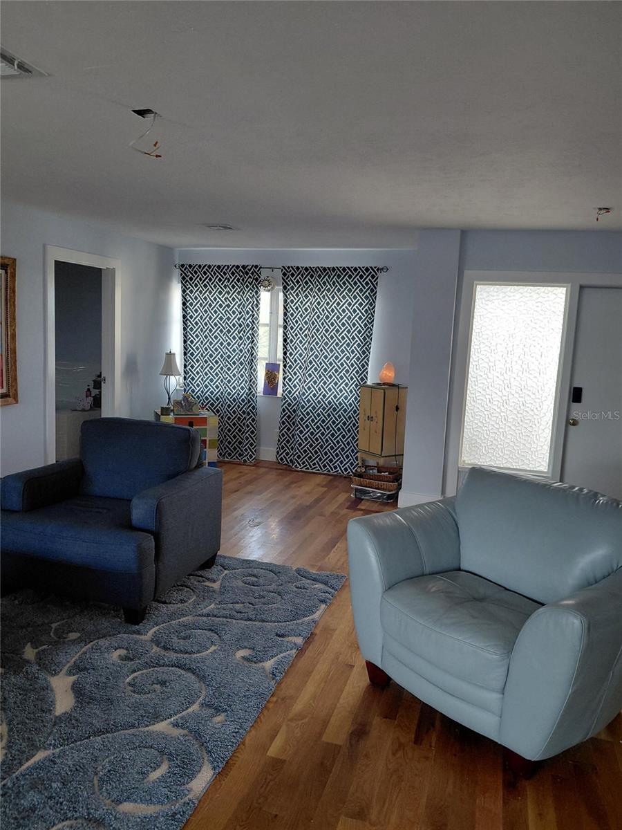 43 WINDSOR DR