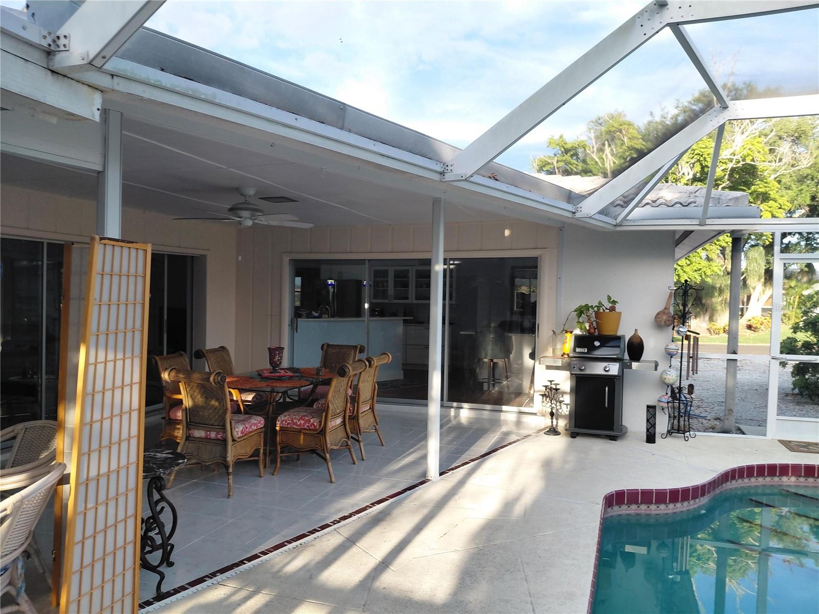 43 WINDSOR DR