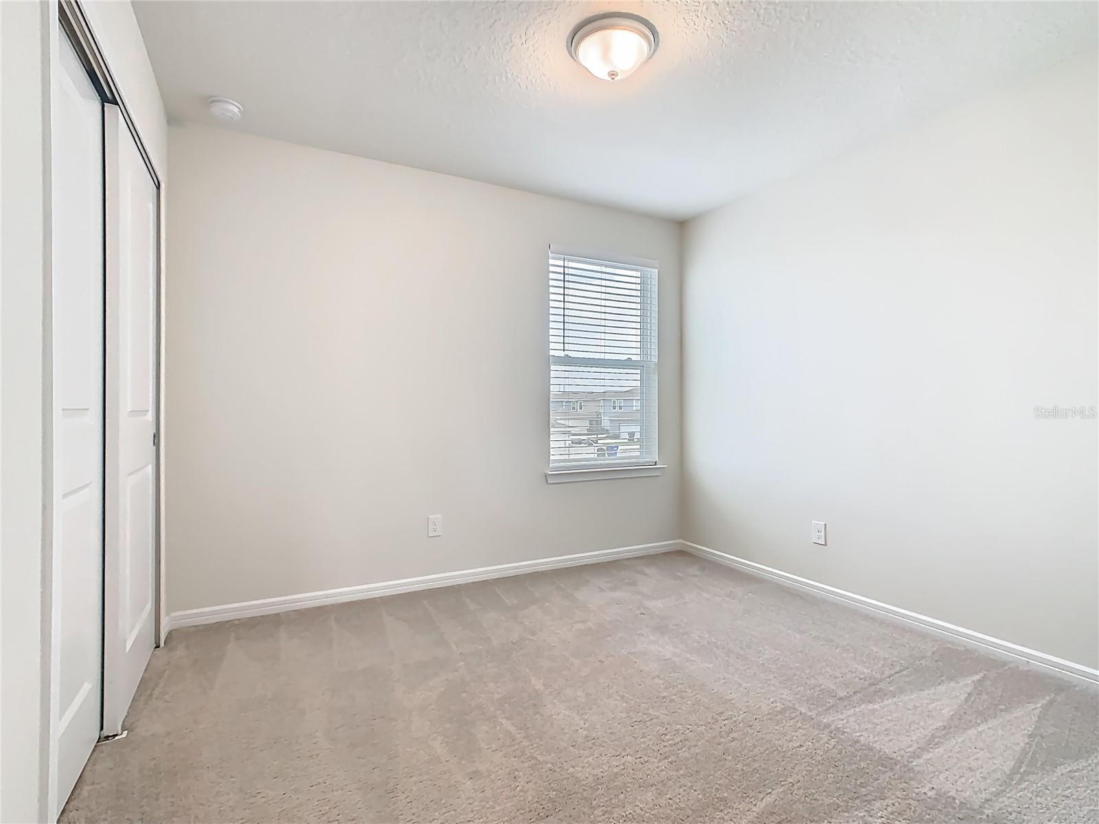 1823 SUMMER SERENITY DR