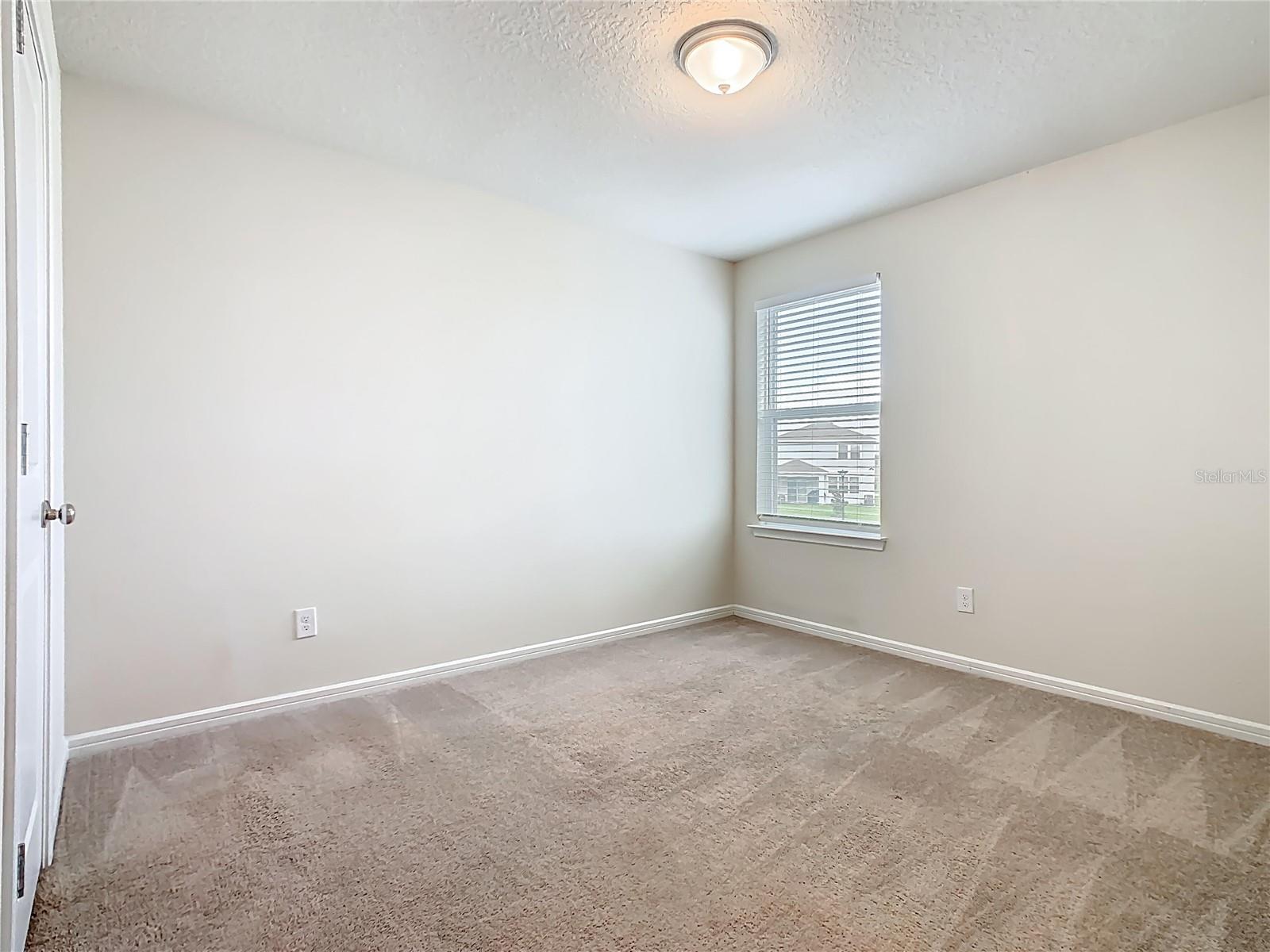 1823 SUMMER SERENITY DR