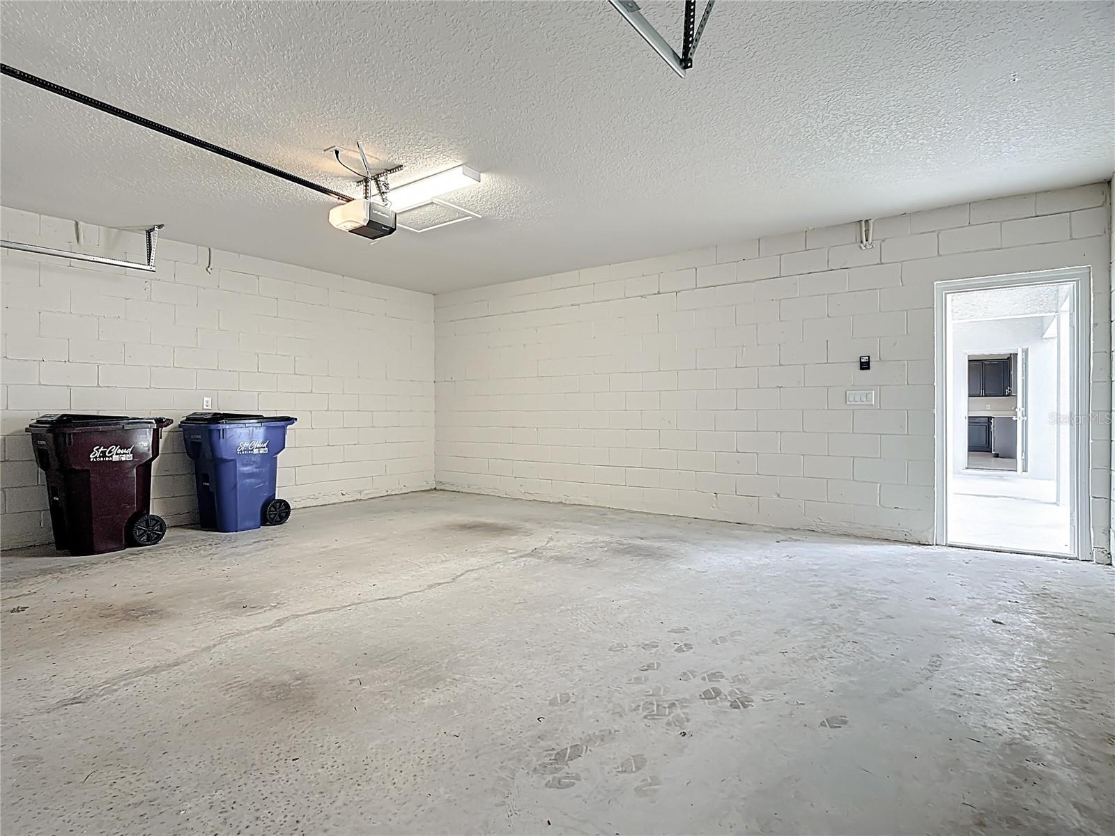 1823 SUMMER SERENITY DR