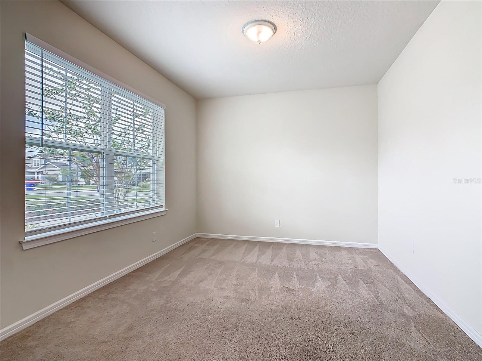 1823 SUMMER SERENITY DR