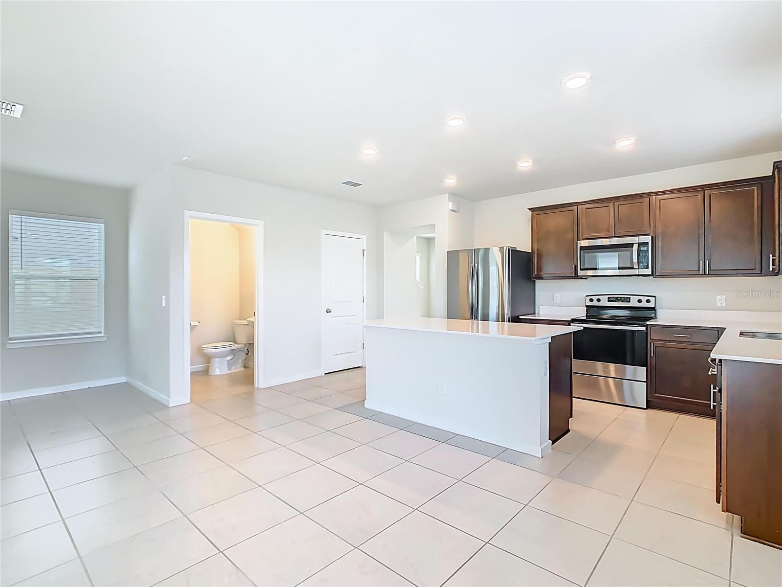 1823 SUMMER SERENITY DR
