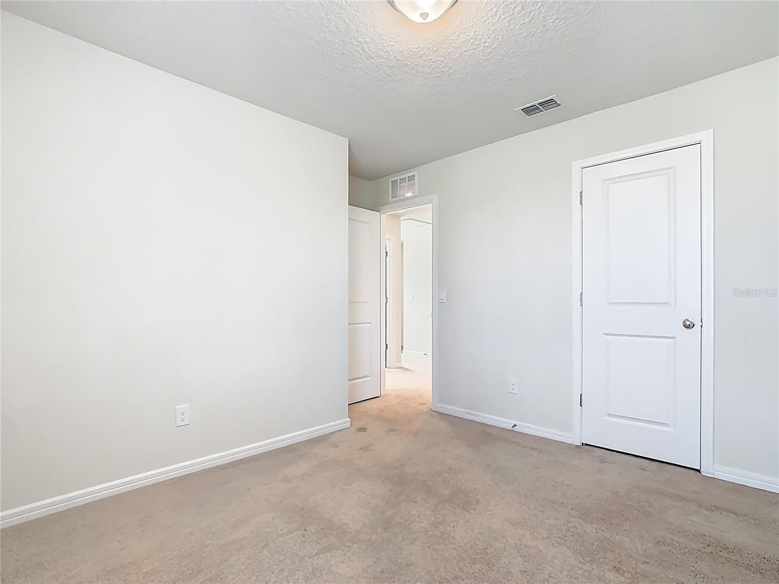 1823 SUMMER SERENITY DR