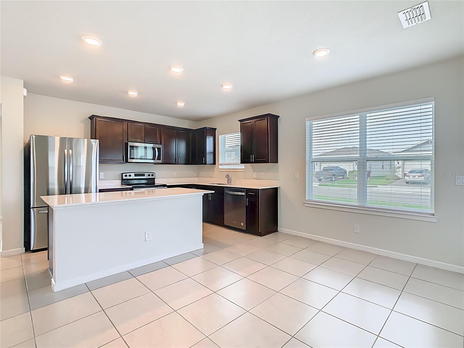 1823 SUMMER SERENITY DR