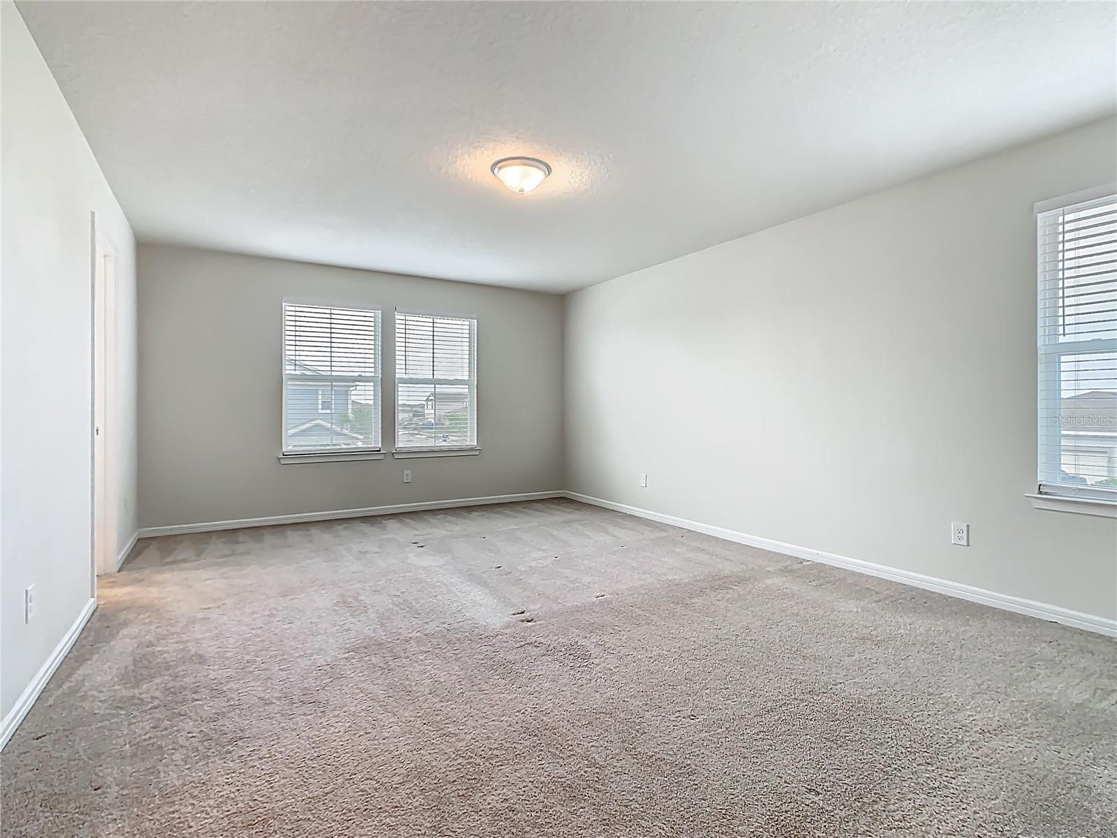 1823 SUMMER SERENITY DR