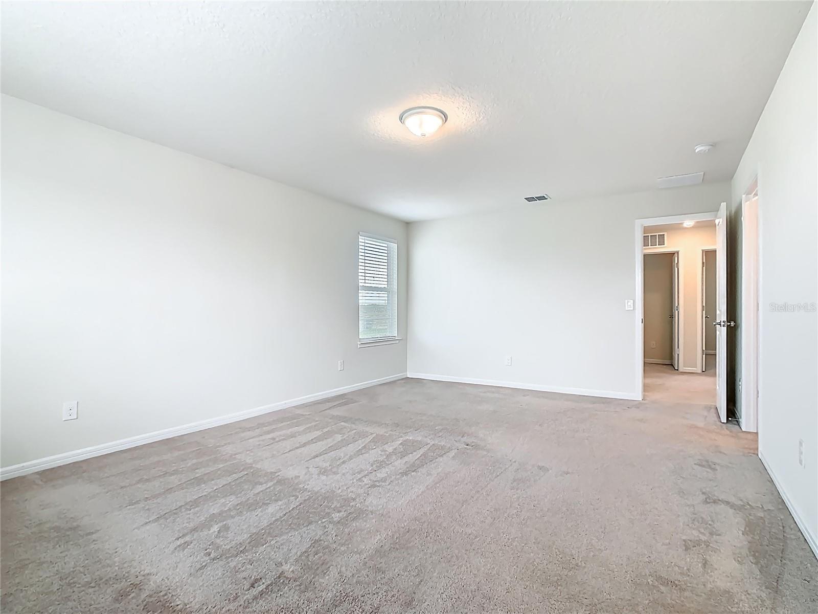 1823 SUMMER SERENITY DR