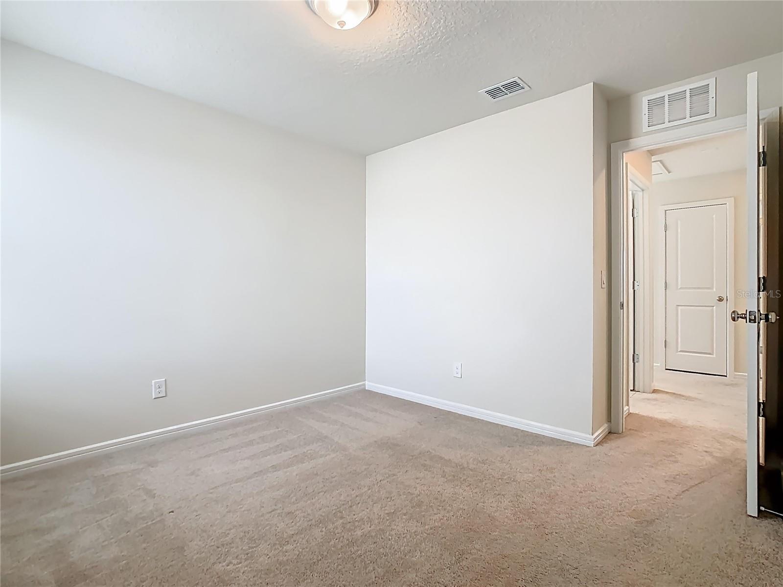 1823 SUMMER SERENITY DR