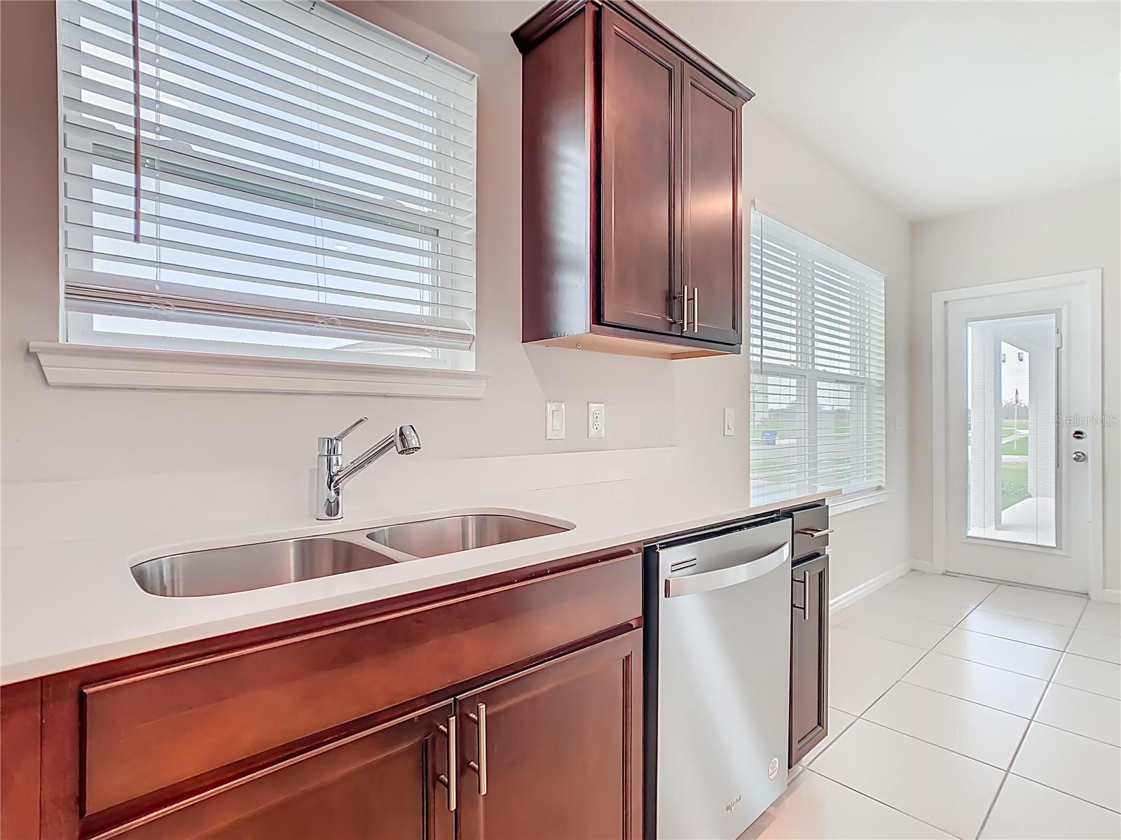 1823 SUMMER SERENITY DR