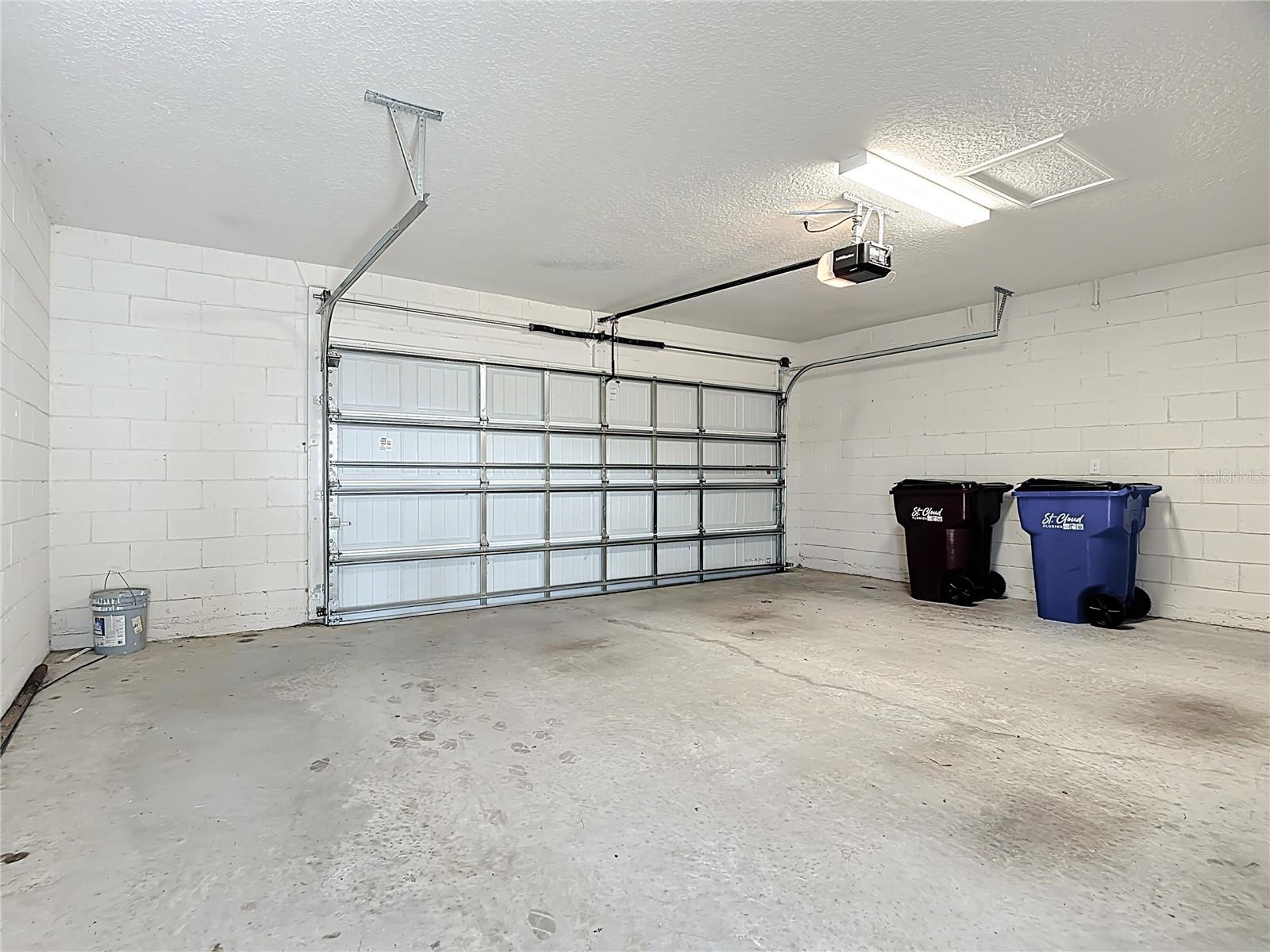 1823 SUMMER SERENITY DR