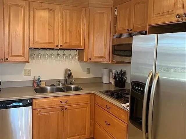 94 SPRING LAKE DR #203