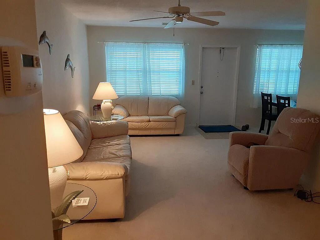 94 SPRING LAKE DR #203
