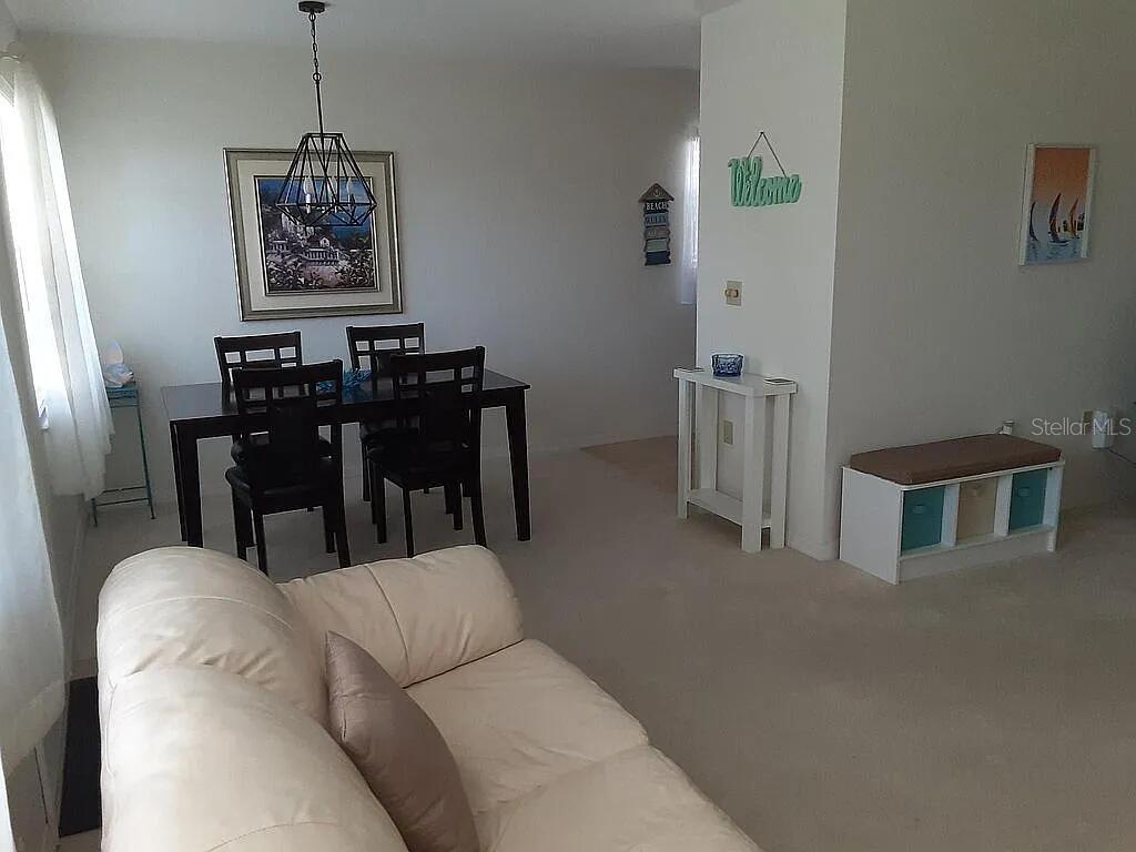 94 SPRING LAKE DR #203