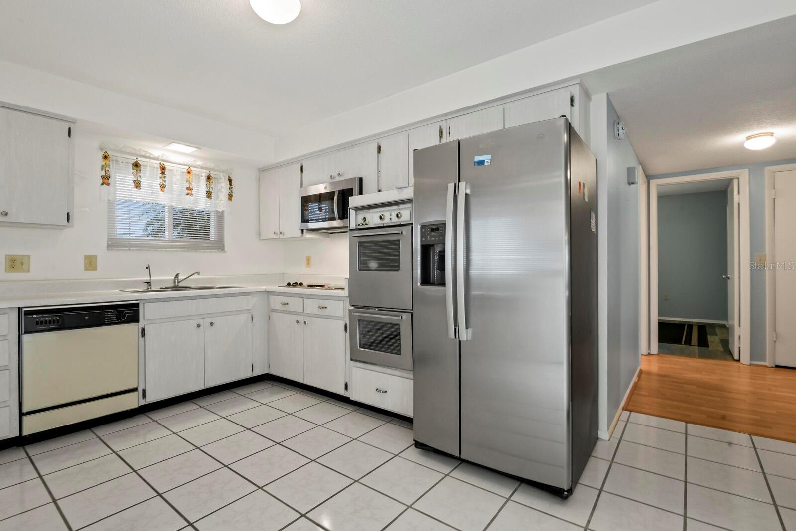 606 LA JOLLA AVE