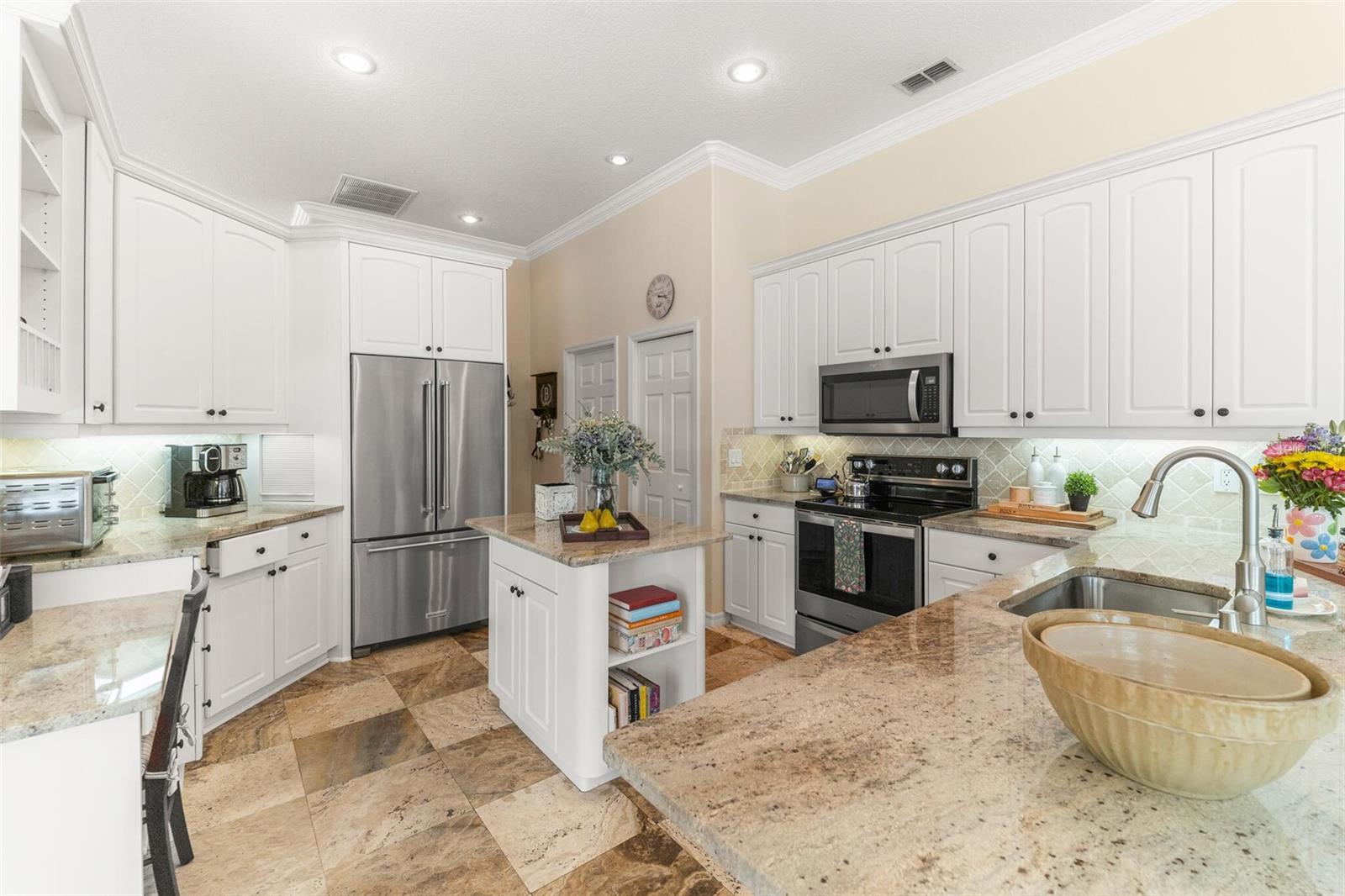 1819 LATELIA CT