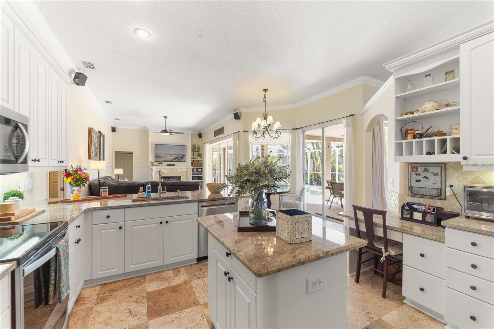 1819 LATELIA CT