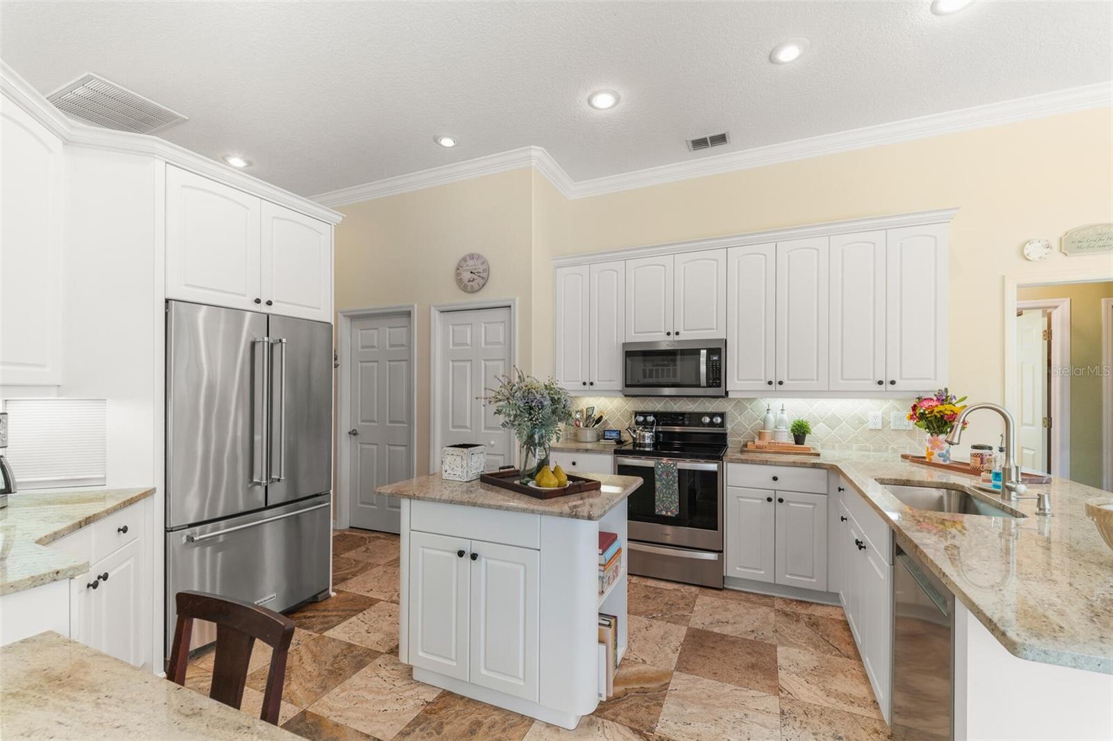 1819 LATELIA CT