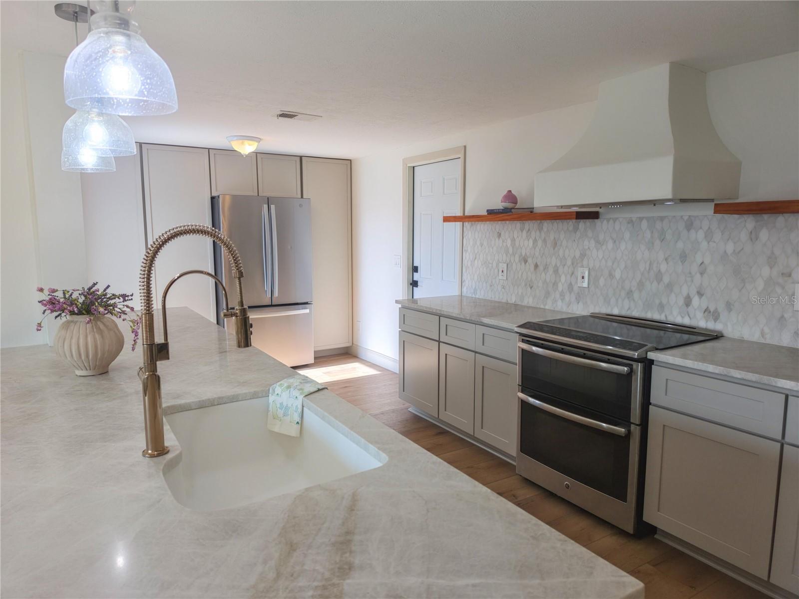 505 RED MANGROVE LN