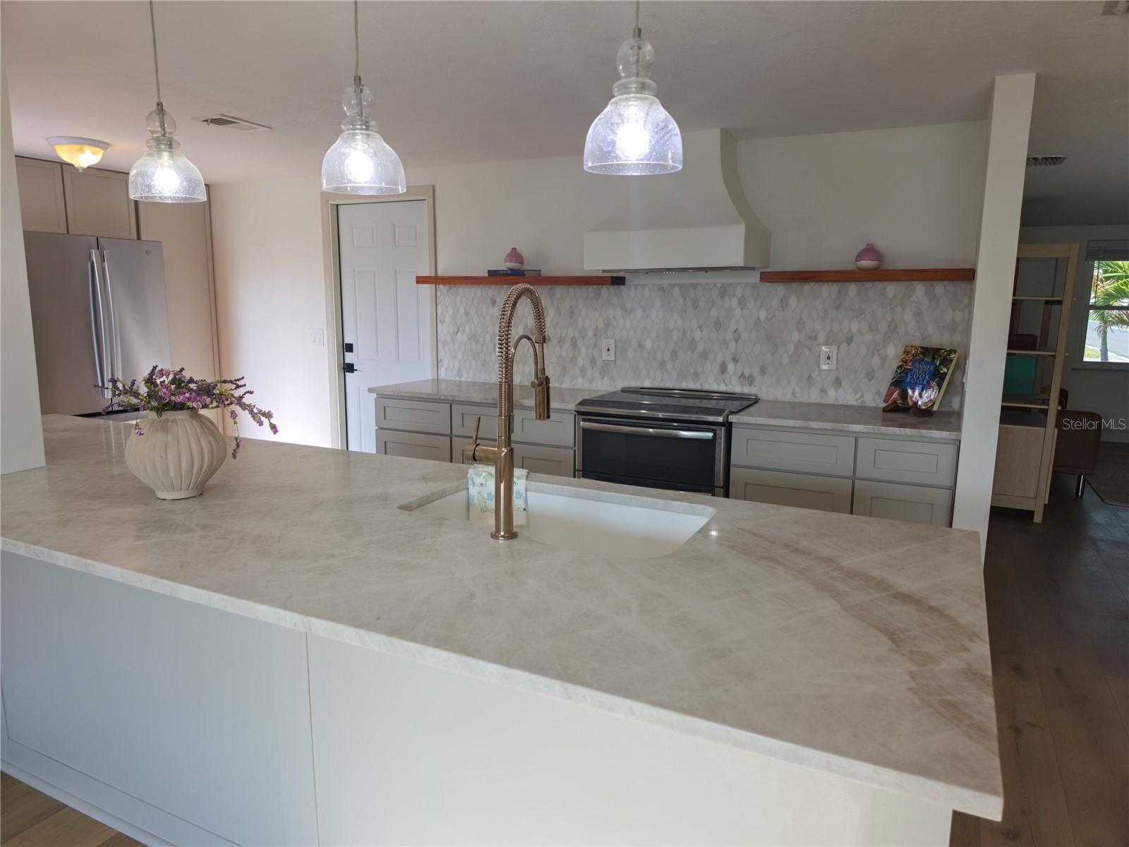 505 RED MANGROVE LN