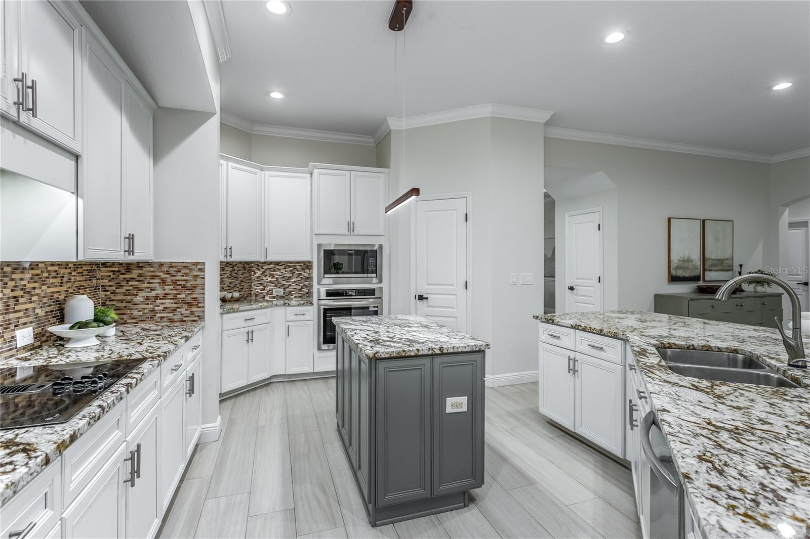 11909 MANDEVILLA CT