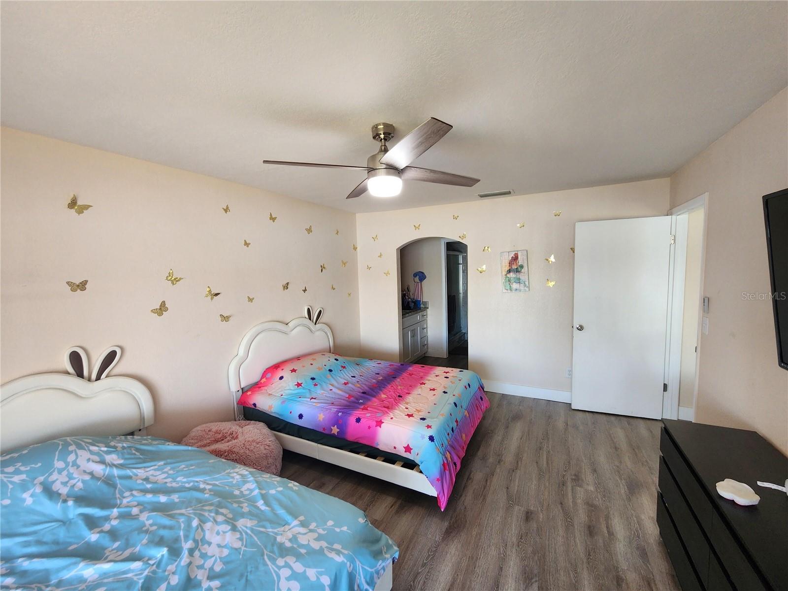3402 ELLENWOOD LN