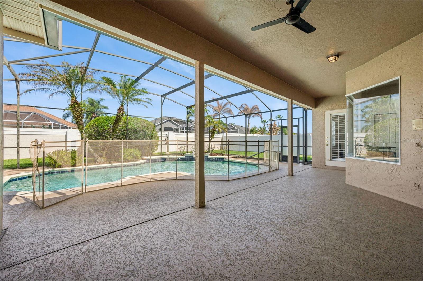 8072 CANYON LAKE CIR