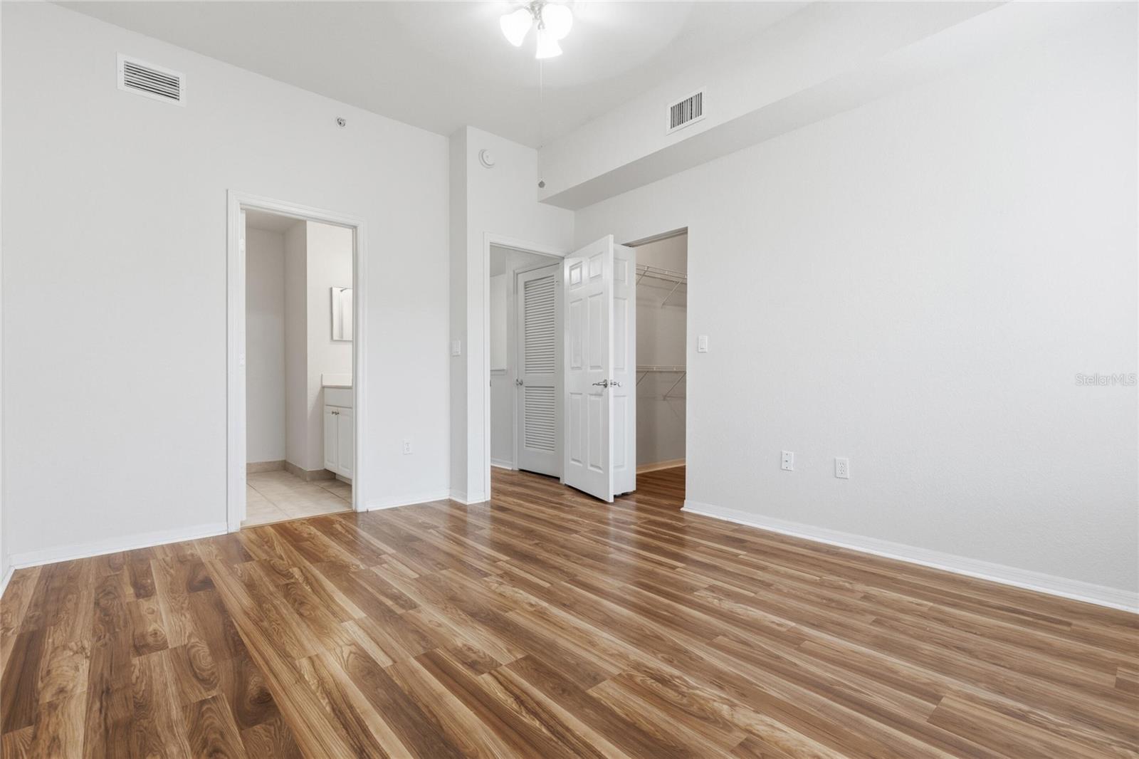 9875 MEADOW FIELD CIR #308