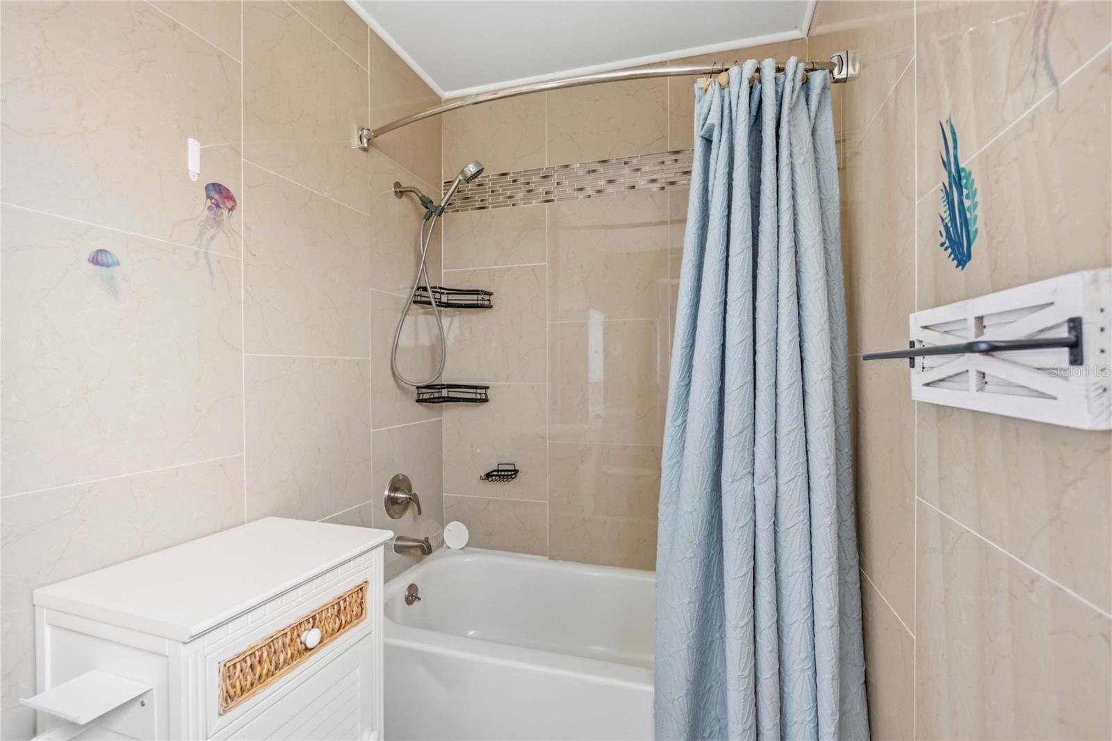 2419 ROXBURY CIR