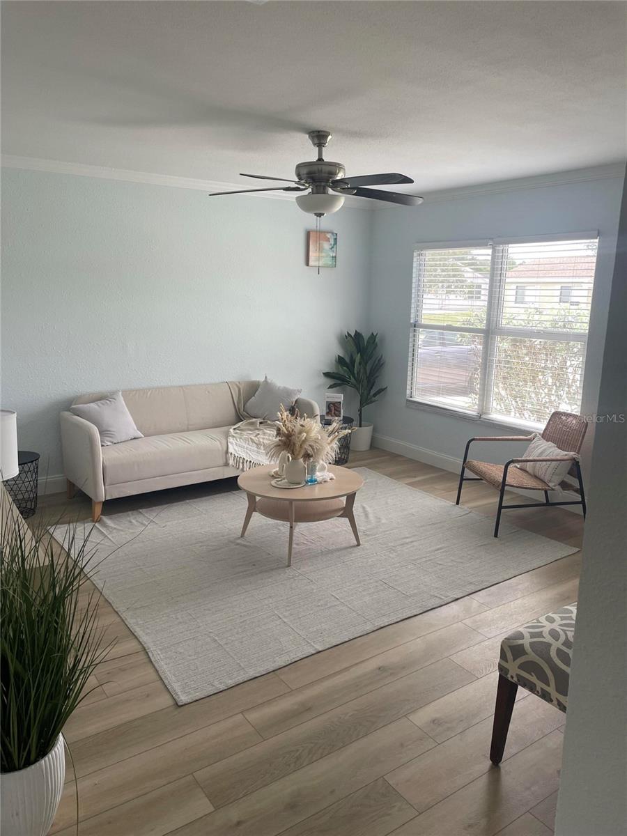 2419 ROXBURY CIR